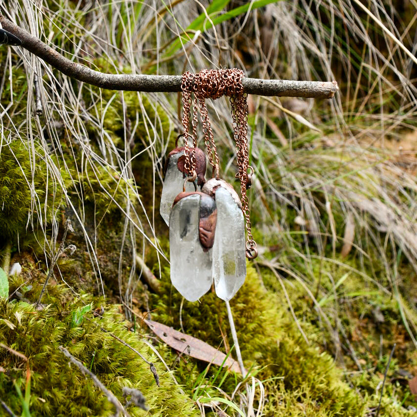 Clear quartz pendulum necklace in copper