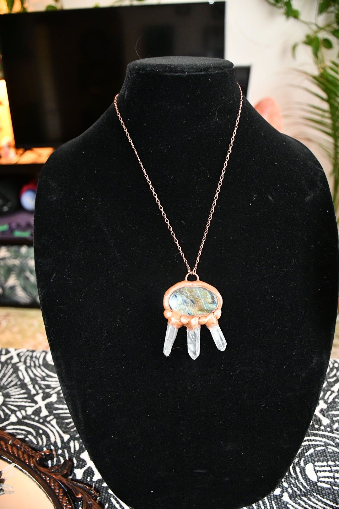 "Dos Ojos" Labrodorite and copper electroformed necklace