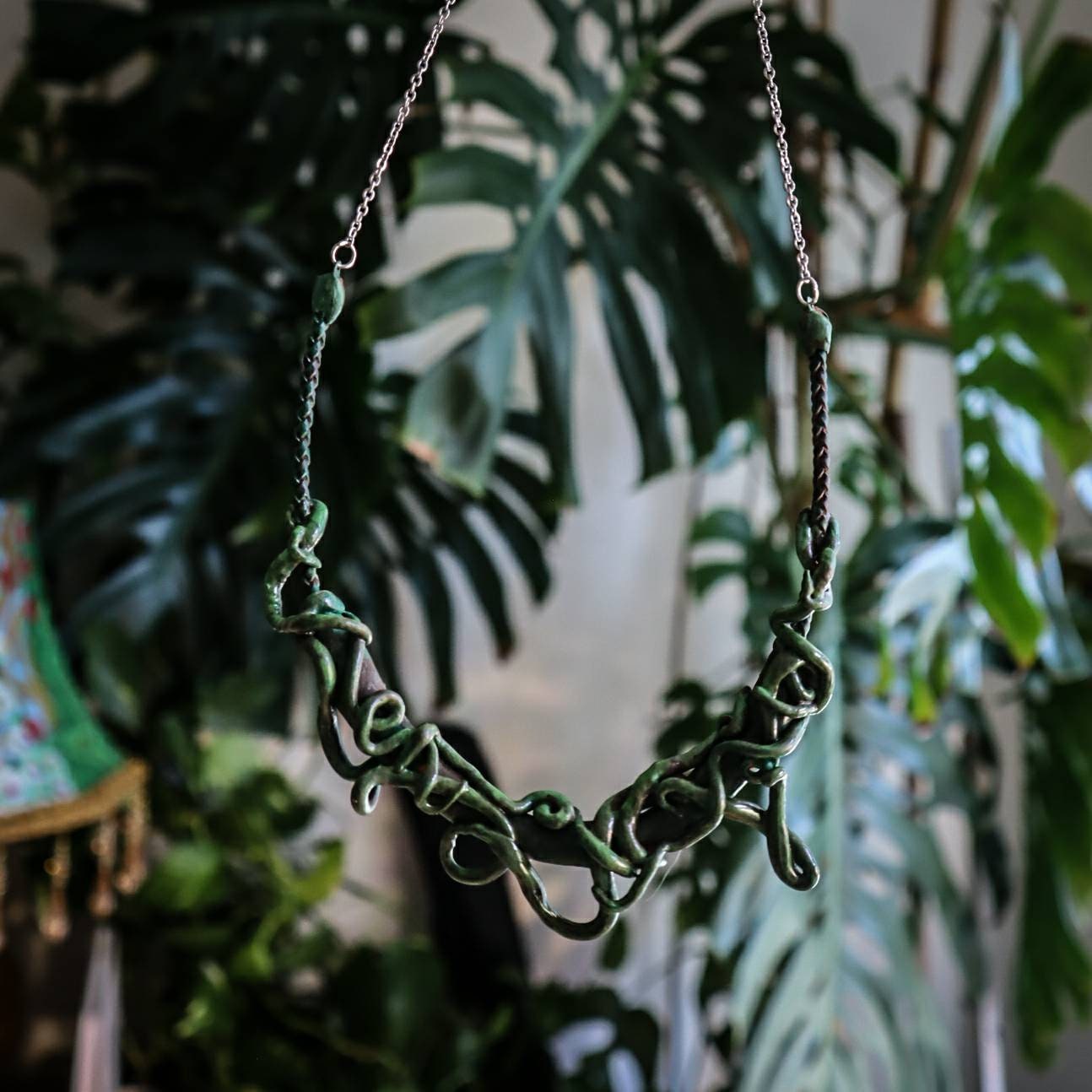 Green witch jewellery vines necklace, dainty plant pendant, gift for nature lover, tropical rainforest jewelry, pagan minimal necklace, OOAK